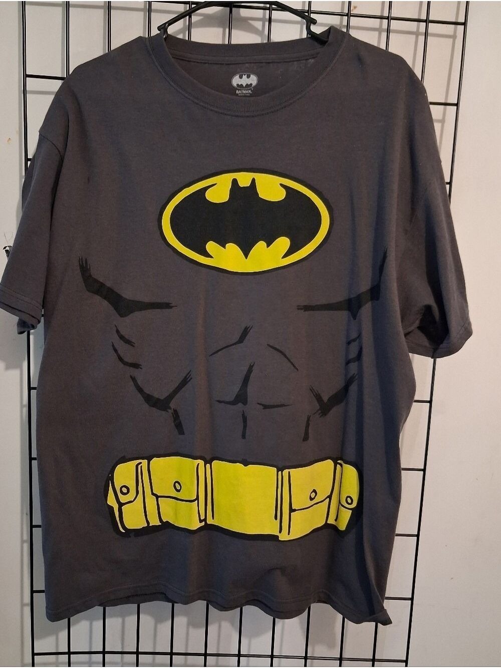 VINTAGE BATMAN SHIRT WITH REMOVEABLE CAPE